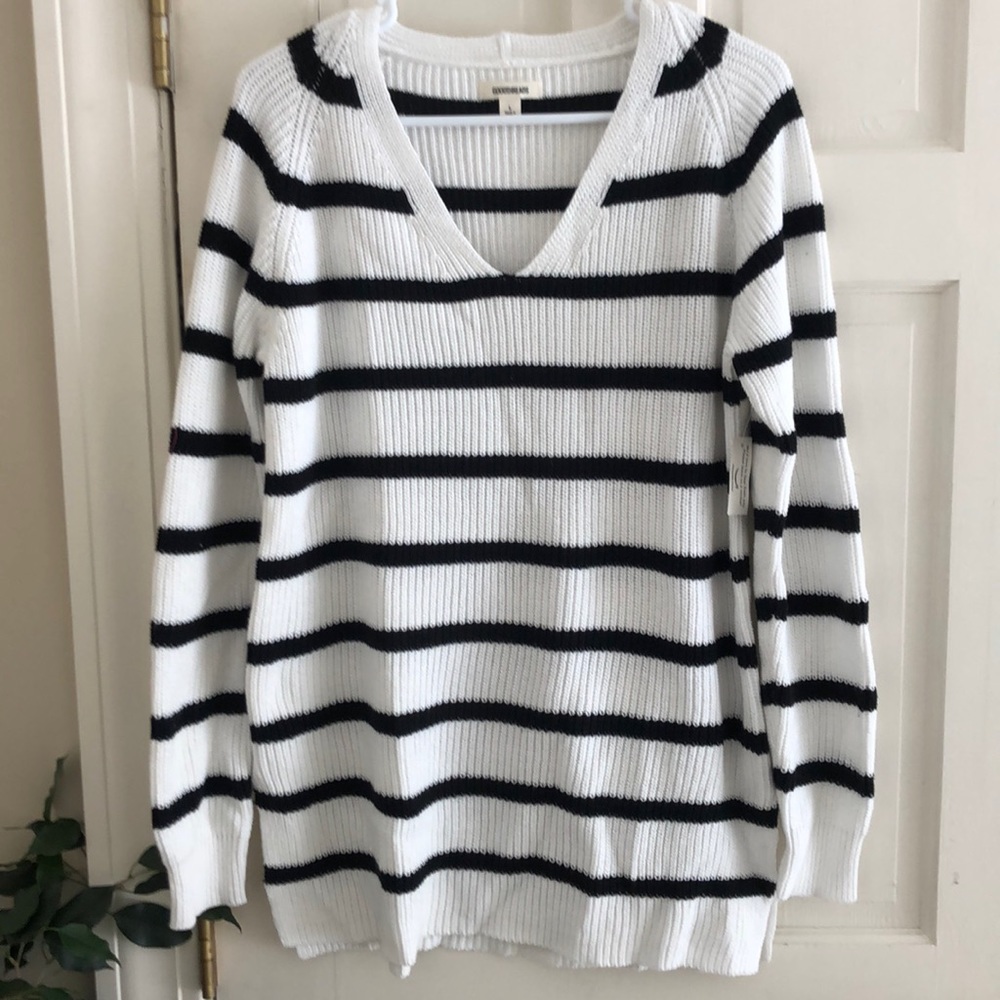 LAST CALL BEFORE THREDUP! 
Good Threads NWT Striped Tunic Sweater Size Large